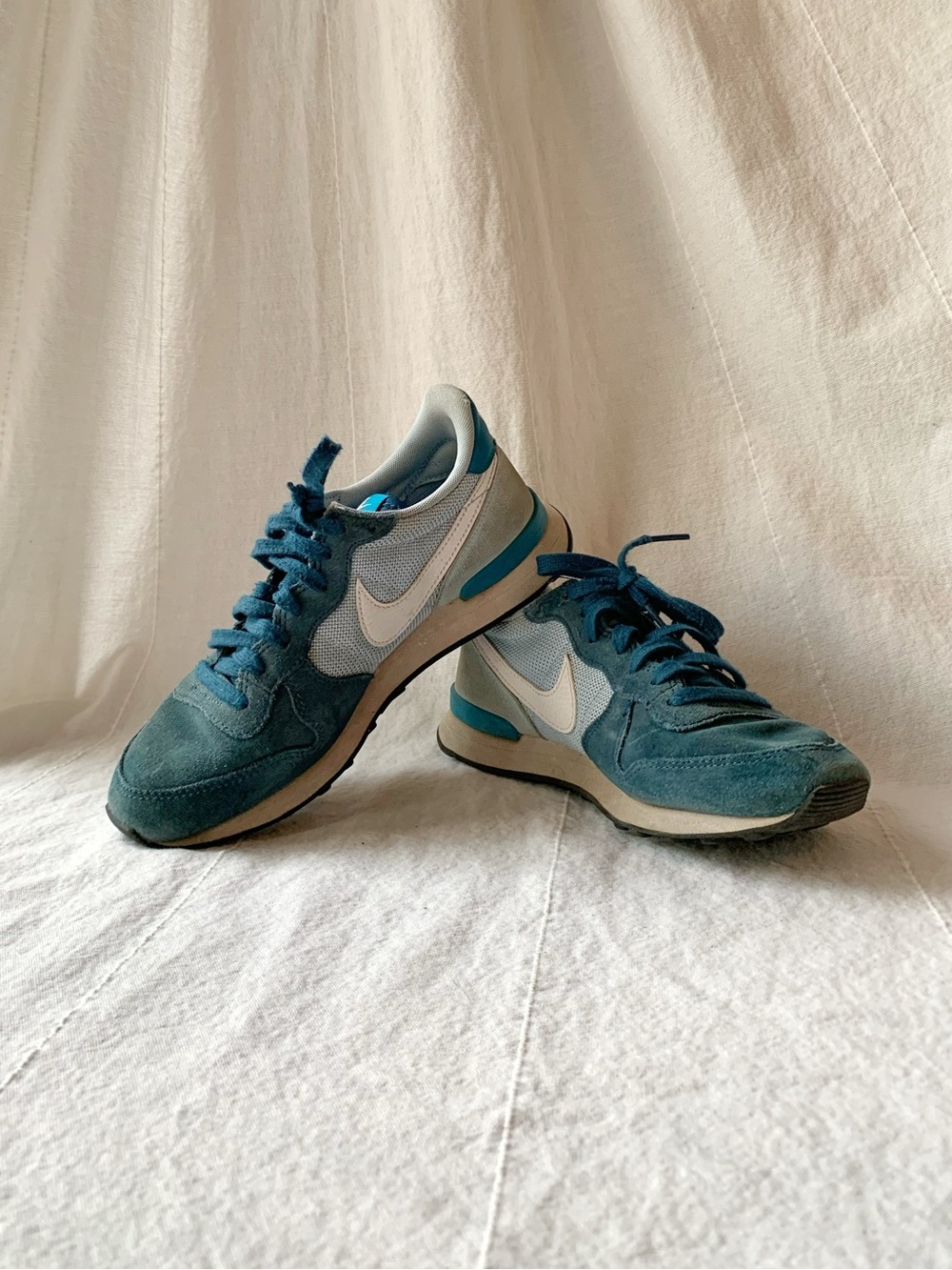 Nike Internationalist Retro Sneakers Size 7 Women's
